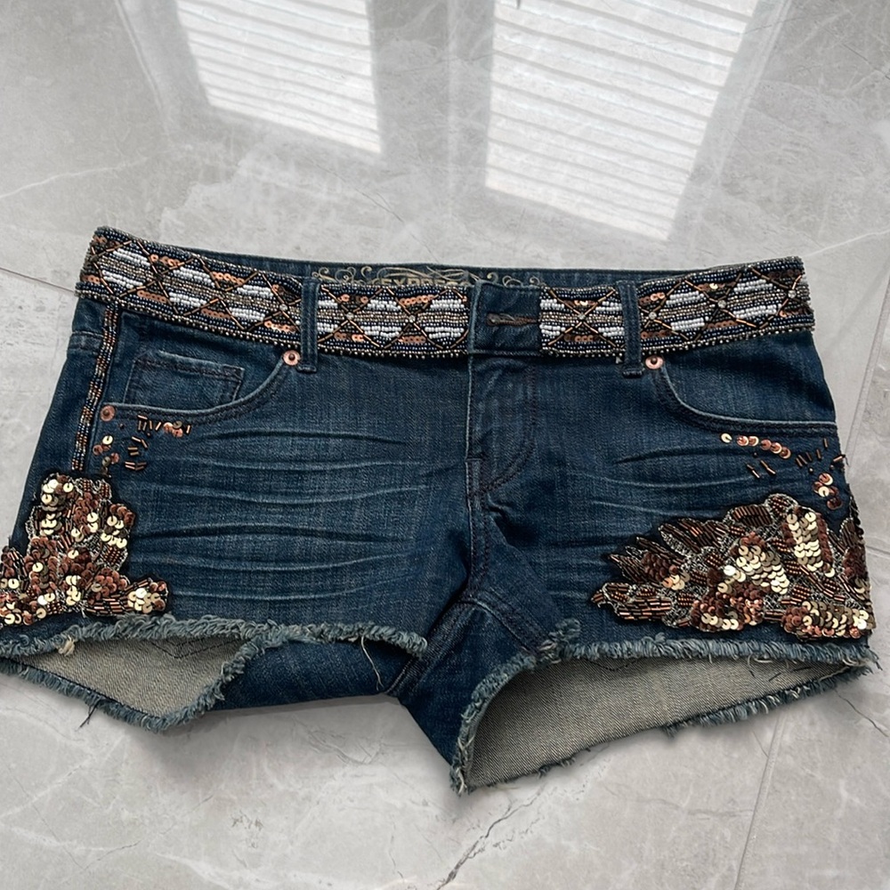 Embroidered jeans short
